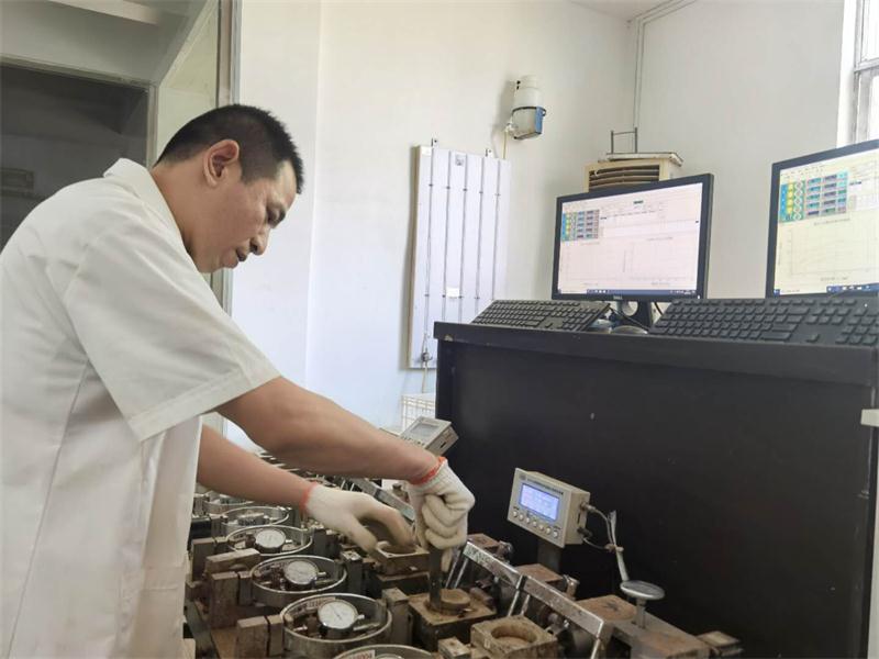 公司同002A：土工試驗(yàn)甲級(jí)，可以承擔(dān)甲級(jí)及以下工程勘察資格所能承擔(dān)工程勘察項(xiàng)目的土工試驗(yàn)任務(wù)； 聯(lián)系人：任玲，電話：18653883892(圖2)